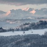 タトラ山脈　雪の朝のパノラマ風景
