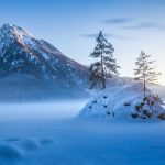 ドイツ　バイエルンの美しい冬の山の風景