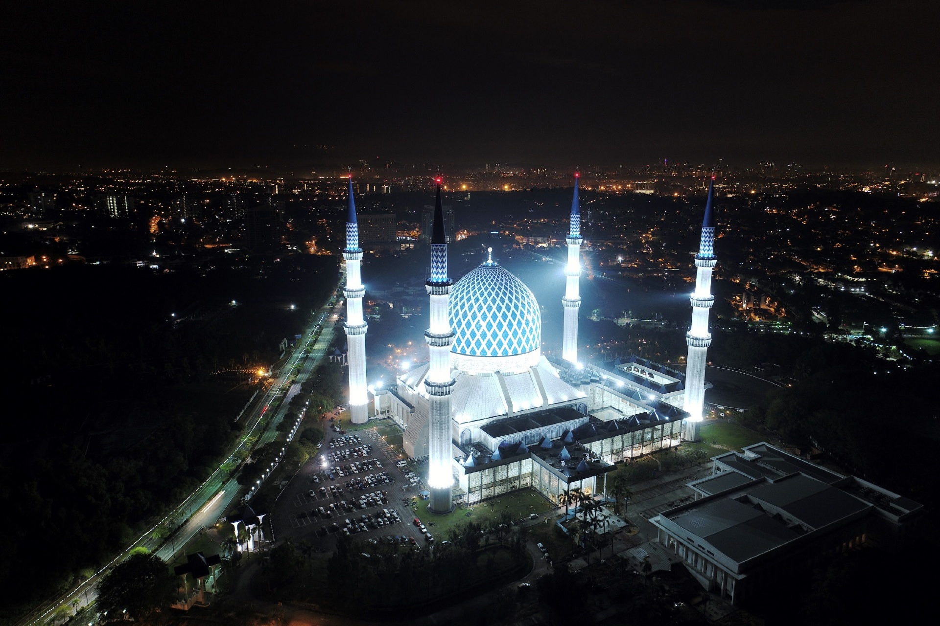 夜のブルー・モスク　マレーシア　セルランゴール