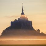 日の出のモン・サン・ミッシェル　ノルマンディ　北フランス
