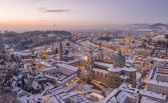 冬のザルツブルクの風景　オーストリアの風景