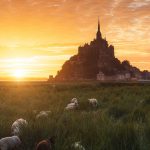 フランス　モン・サン・ミッシェルの日の出の風景