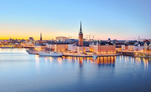 ストックホルム旧市街　夏の夜の風景　スウェーデンの風景