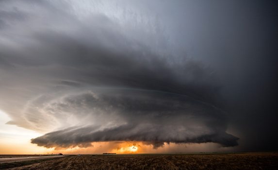 アメリカ　カンザス州　嵐の風景