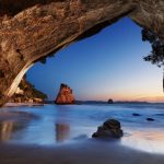 ニュージーランド　コロマンデル半島　カセドラルコーブの朝の風景