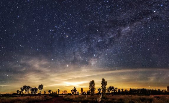 天の川と満天の星空　オーストラリアの夜の風景