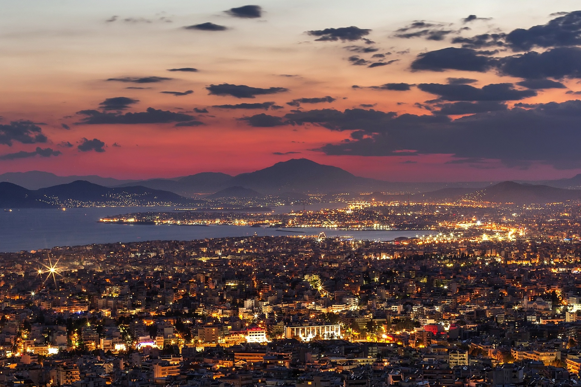 夜のギリシャ　アテネの風景