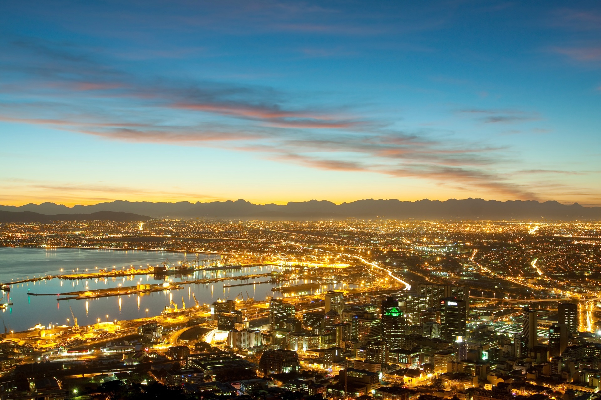 南アフリカ　ケープタウン　夜明けの風景