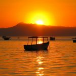 ケープ・マクレアから見るマラウイ湖と夕日　マラウイの風景