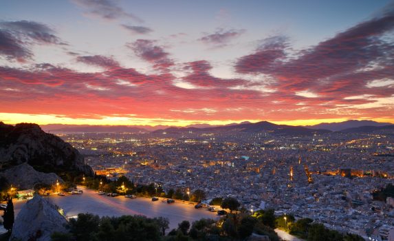 リカヴィトスの丘から見る夕暮れのアテネの風景　ギリシャの風景