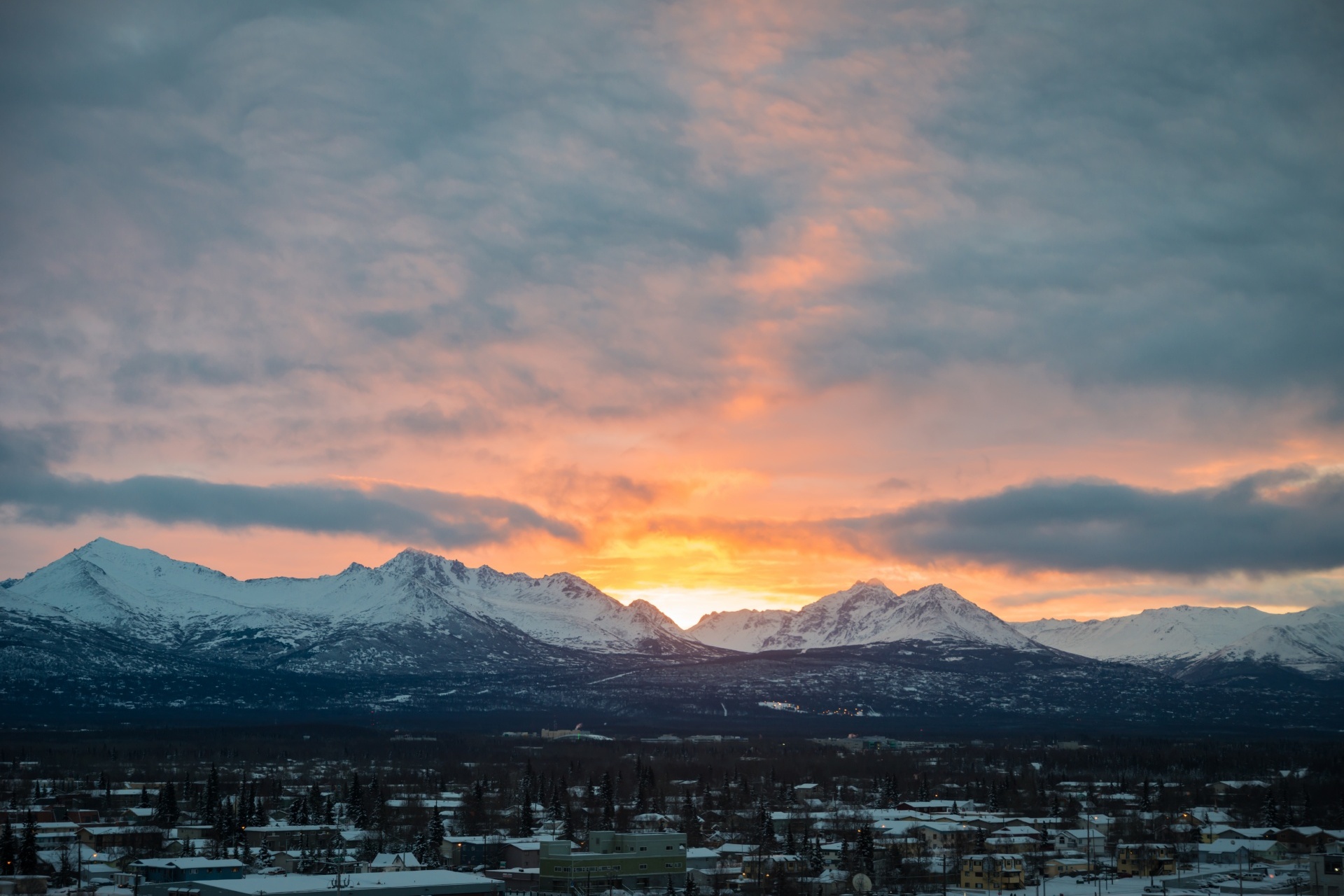 アラスカ　アンカレッジの朝の風景