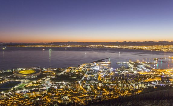 夜明けのケープタウン　南アフリカの風景