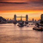 日の出前のタワーブリッジ　ロンドンの風景　イギリスの風景