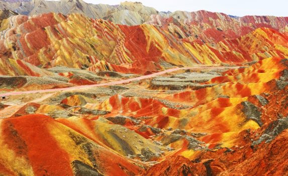 甘粛張掖国家地質公園のカラフルな岩の風景　中国の風景