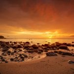 バルト海と幻想的な夕暮れの風景　エストニアの風景