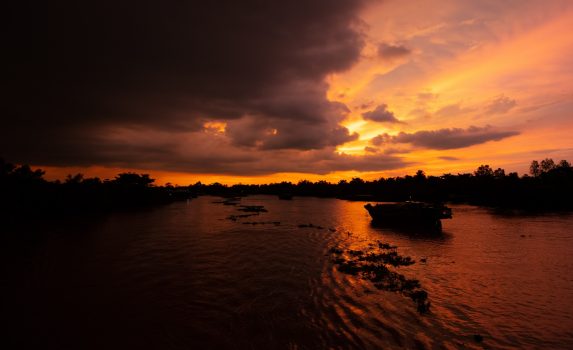 メコン川の美しい日没の風景　ベトナムの風景