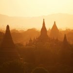 ミャンマー　バガンの日の出の風景　ミャンマーの風景