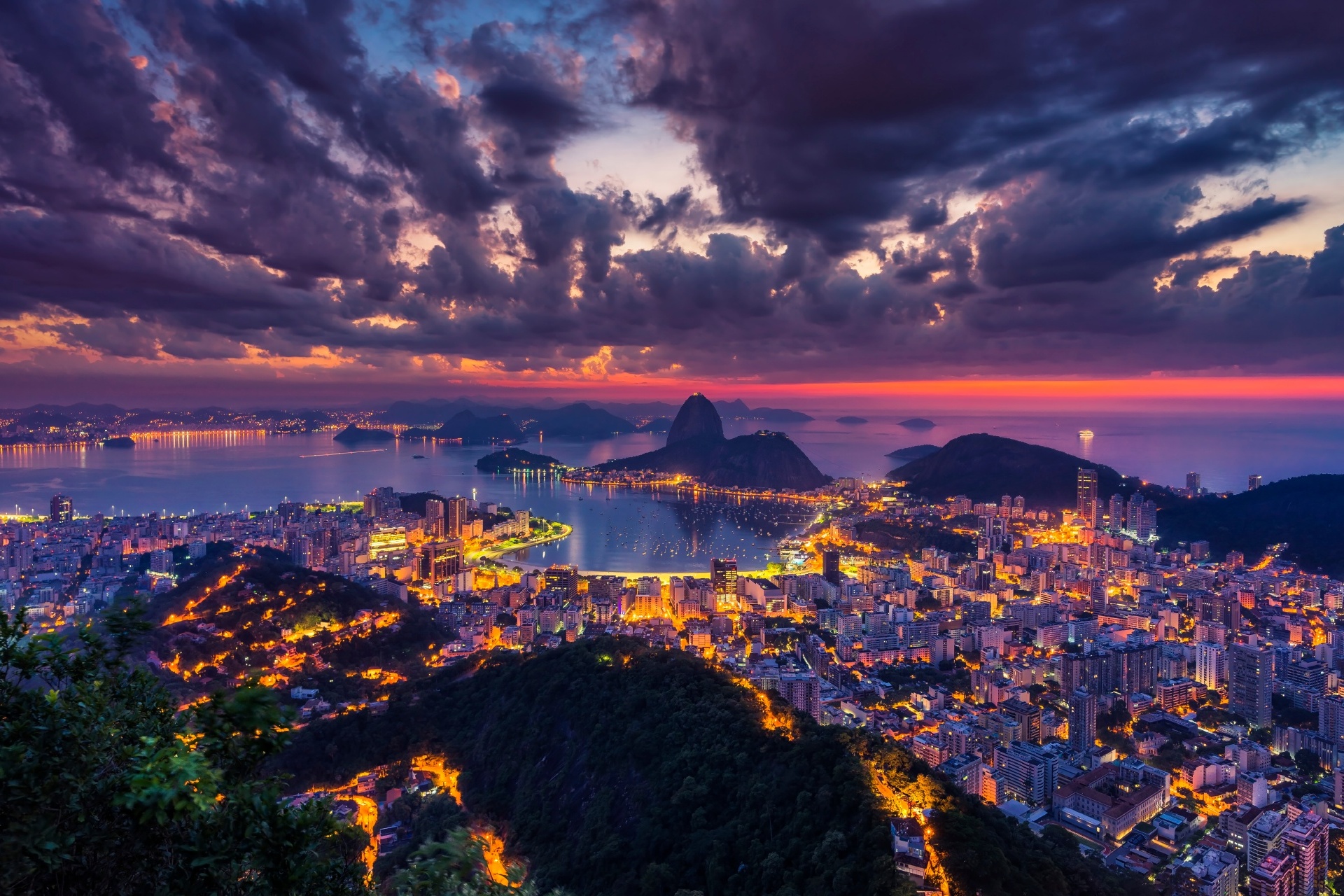 リオデジャネイロのトワイライト風景　ブラジルの風景