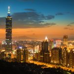 台北101と夕暮れ時の台北市の風景　台湾の風景