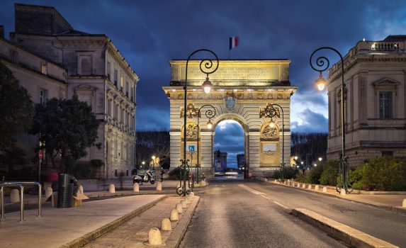 夕暮れのペイルー凱旋門　フランスの風景