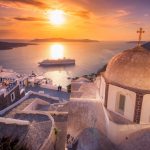 ギリシャ　サントリーニ島　夕暮れのフィラの町並み　ギリシャの風景