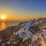 サントリーニ島、イア村の素晴らしい夕日の景色　ギリシャの風景