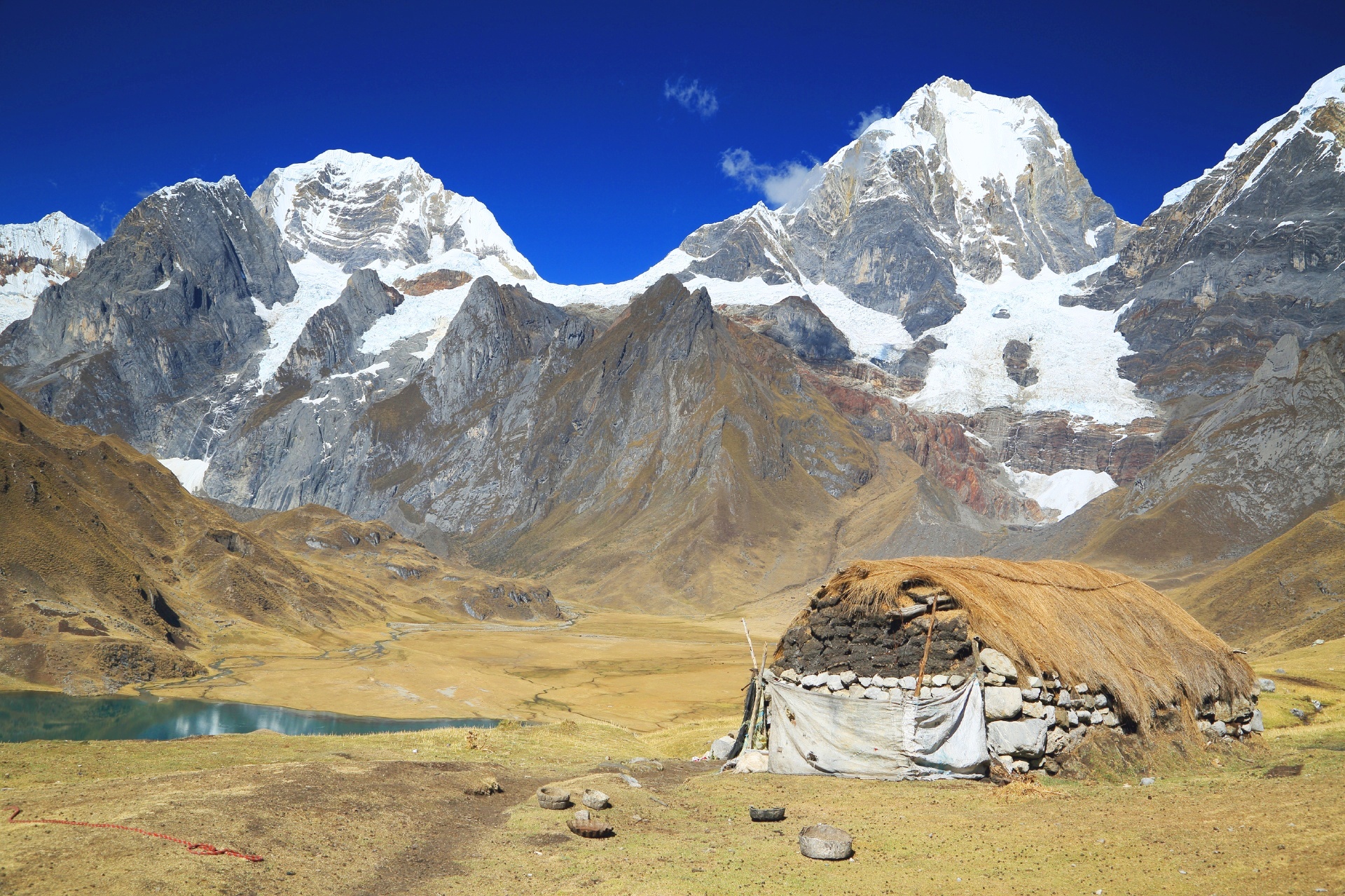 ワイワッシュ山群の風景　ペルーの風景