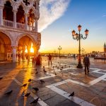 ドゥカーレ宮殿の日の出の風景　イタリアの風景
