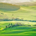 トスカーナの春の風景　イタリアの風景