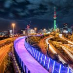 スカイタワーとオークランドの夜景　ニュージーランドの風景