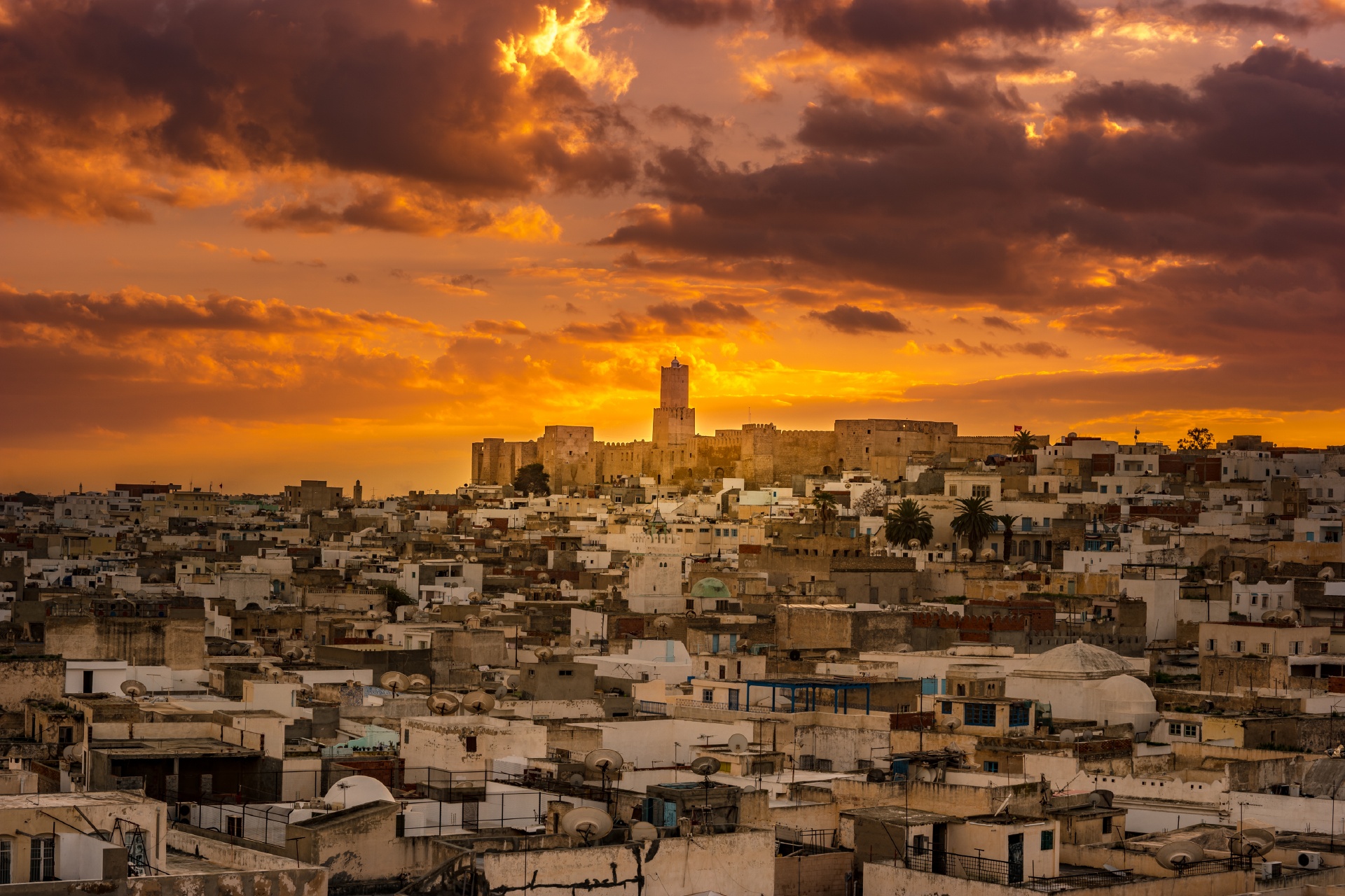 スースの夕暮れ　チュニジアの風景