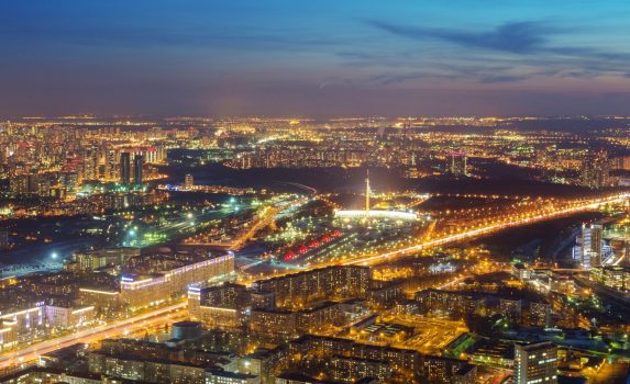 夕暮れのモスクワの町並み　ロシアの風景