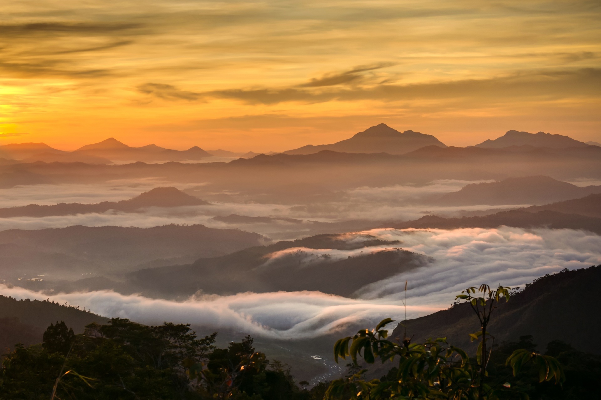 朝のコタキナバル　マレーシアの風景