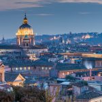夜のローマの街並み　イタリアの風景
