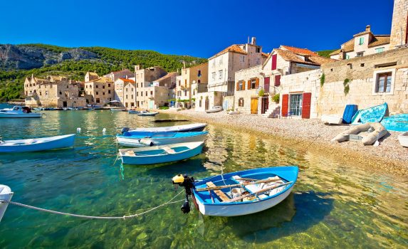 ヴィス島の風景　クロアチアの風景