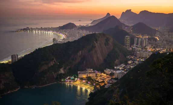 夕暮れのリオデジャネイロ　ブラジルの風景