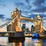 夜のロンドン　タワーブリッジ　イギリスの風景