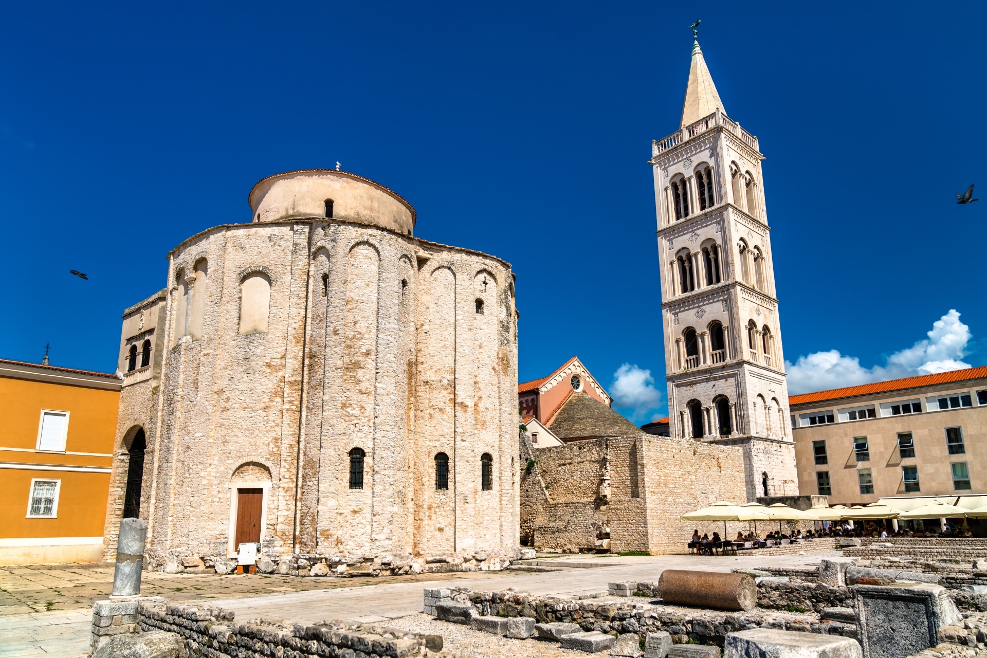 聖ドナトゥス教会とザダル大聖堂の鐘楼　クロアチアの風景