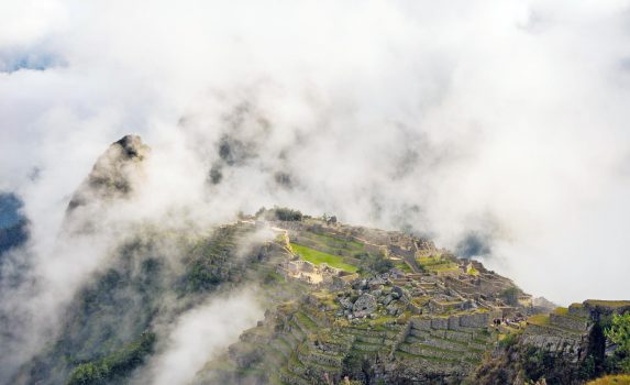 朝のマチュピチュの風景　ペルーの風景
