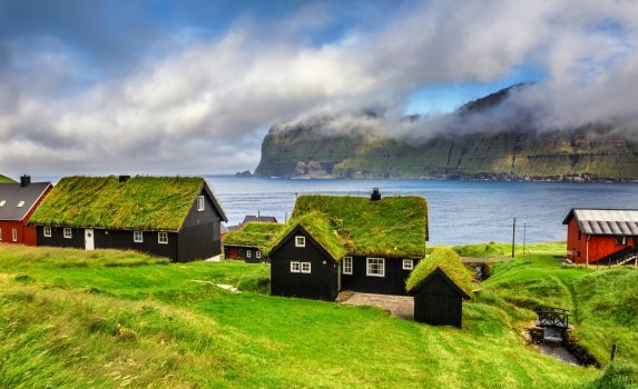 フェロー諸島カルソイ島の集落の風景　デンマークの風景