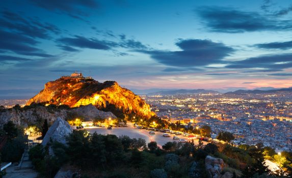夕暮れのアテネの町　ギリシャの風景