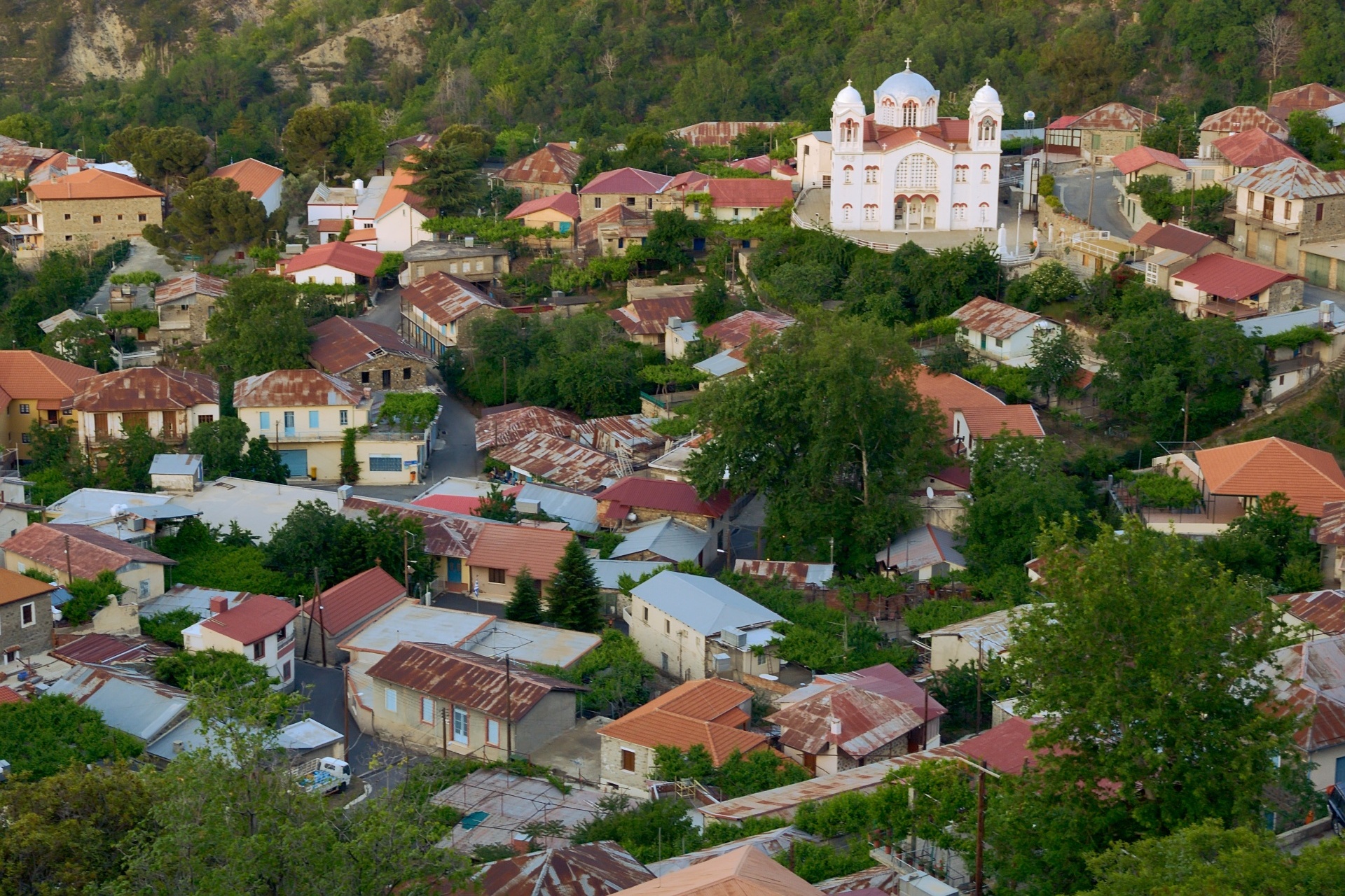 山あいの小さな町の風景　キプロスの風景