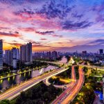 夕暮れの上海の街並み　中国の風景