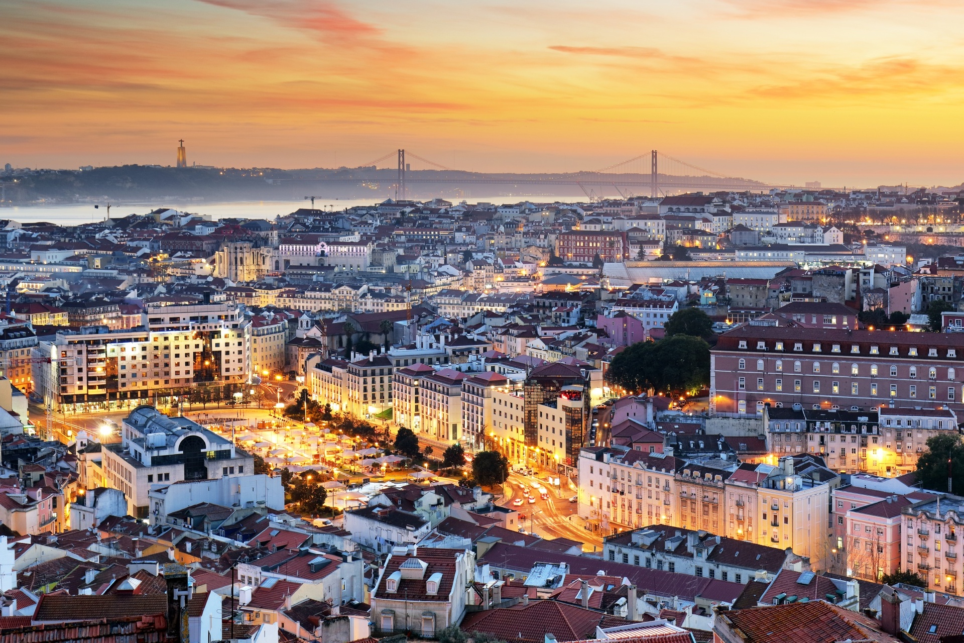夕暮れのリスボンの風景　ポルトガルの風景