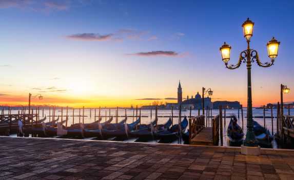 朝のヴェネツィアの風景　イタリアの風景