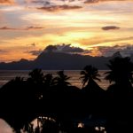 タヒチ　パペーテの夕暮れ