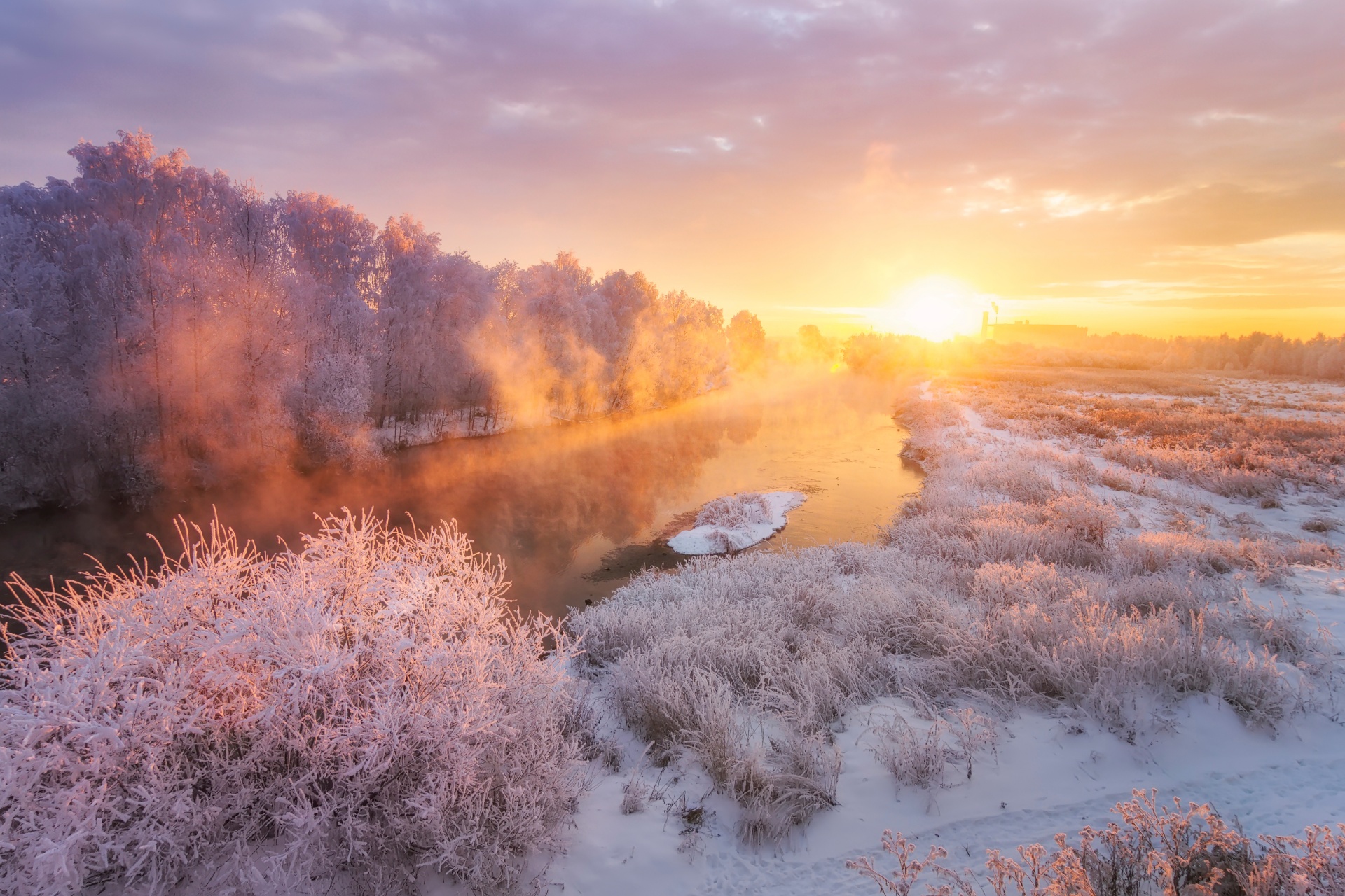 冬の朝の風景　ロシアの風景