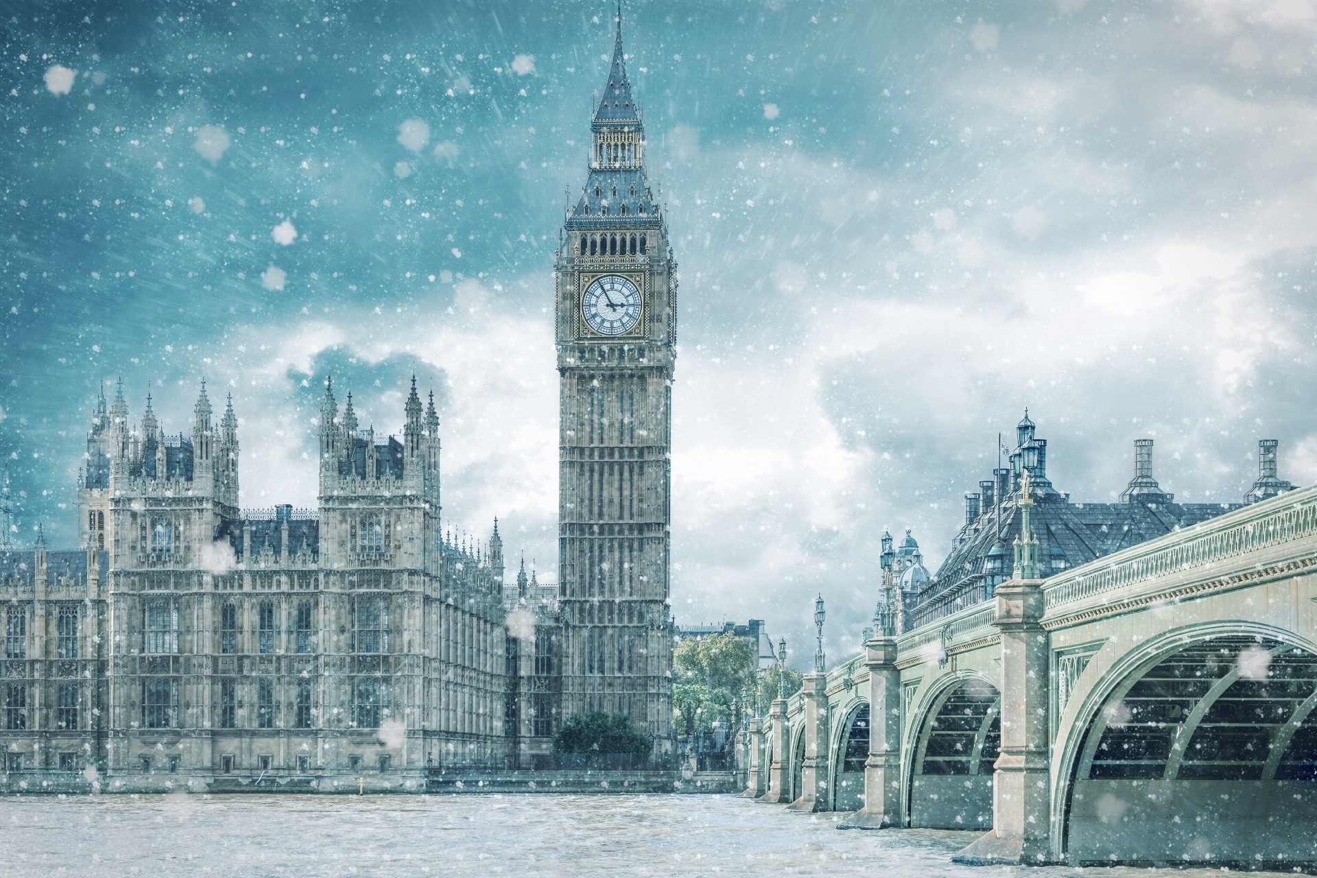 寒い冬の雪の日のロンドン　ビッグベンとウェストミンスター橋の風景　イギリスの風景