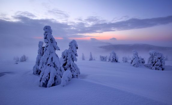 夜明けのクルコノシェ山脈　チェコの風景