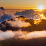 マウイ島ハレアカラクレーターの日の出の風景　ハワイの風景